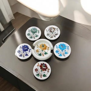 Round White Marble Coaster Set 6 Pcs Handmade Inlay Floral Semi Precious Stone Luxurious Drinkware Coffee Table Interior Decorative
