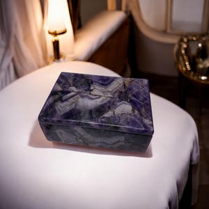4&quot;x3&quot;x2&quot; inch Random Amethyst Stone Trinket Jewelry Box Hand Craved Luxurious Work Personalized Best party with Birthday Gift for Her