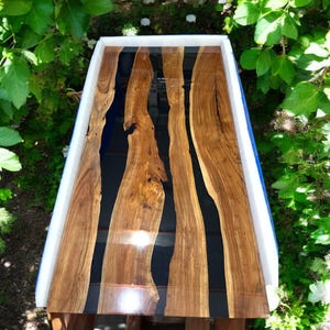 Black Epoxy Resin Dining Table Countertop Custom Made River Patio Modern Arts Natural Acacia Wood Conference Meeting Room Furniture Decor