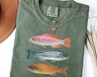 Camiseta colorida con estampado de peces, camiseta de pesca Comfort Colors, camiseta con estampado de vida marina brillante, camiseta de playa de verano
