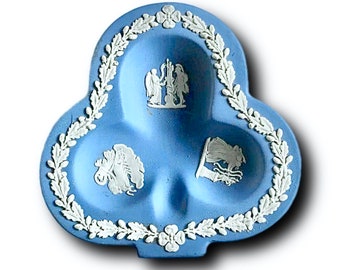 Club shaped England Wedgwood Blue and white Jasperware Trinket pin tray plate dish, Gift