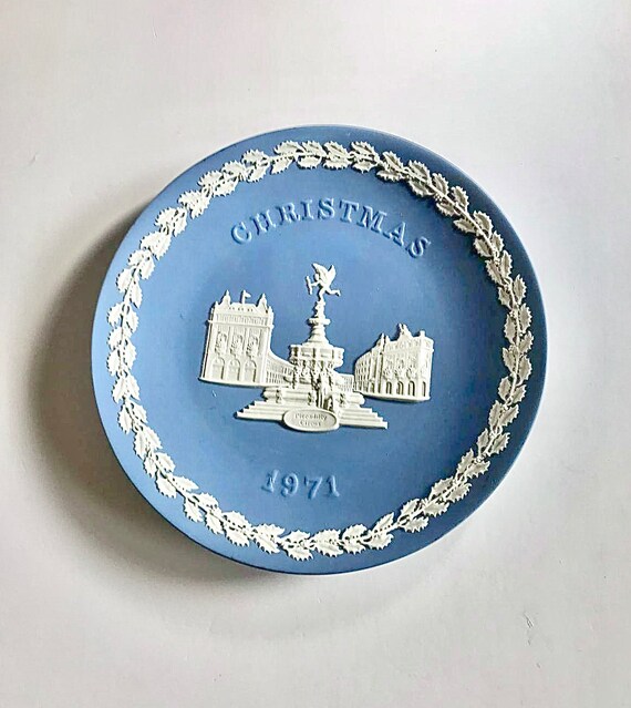 1971 Christmas Jasperware Wedgewood England Collector Plate