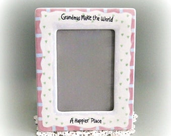 Grandma Picture Frame. 'Grandmas Make the World a Happier Place'. 5 X 7 Ceramic Tabletop/Wall Photo Frame. Gift for Gramma-Nana-Nanny-Granny