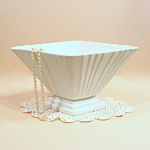 Vintage 1940s Sylvac Art Deco Vase: White Diamond Fan Shaped British Pottery