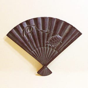 Vintage Cast Iron Fan Shaped Tropical Trivet - Novelty Pot Holder ~ Beach Kitchen Decor