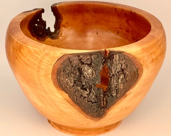 Handgemaakte houten kom met levende rand - Bradford-peer natuurlijke holle vorm met natuurlijke rand - 9" draaibank gedraaide kom - unieke houtkunst - cadeau storm gevallen boom