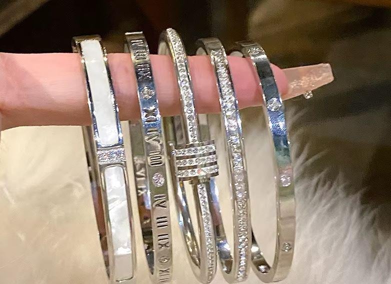 Cartier love diamond bracelet France