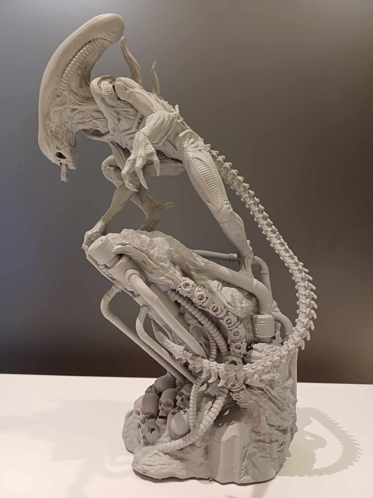 Xenomorph Alien Statue Unpainted Alien Fan Art Horror Resin Statue 