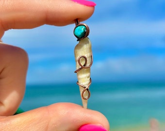 Mini shell pendant