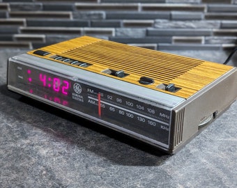 1980s General Electric GE 7-4624B Digital Alarm Clock Radio - Vintage Retro Digital LED Display - Woodgrain Finish - Missing Battery Cover