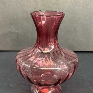 ケルシー・マーフィー作 カメオグラス 花瓶　ガラス彫刻　ピルグリム・グラス社 ケルシー マーフィー ピルグリム カメオ ガラス花瓶 入れ子枢機卿