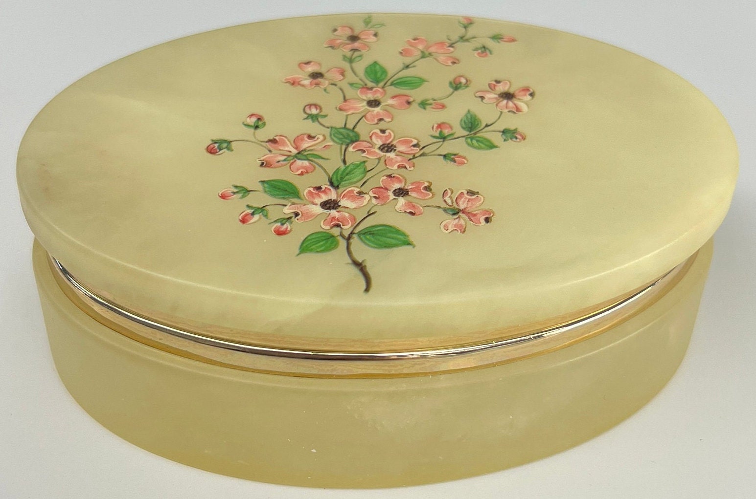 Alabaster Box Oval shape, PINK AND GREEN, A beautiful gift for mom or that special women. Vintage from the 80's, brand new, never used