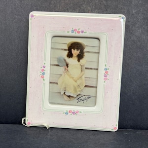 Picture Frame 5x7 PINKISH floral picture frame, by Terragraphics, Vintage, Brand New, Never used