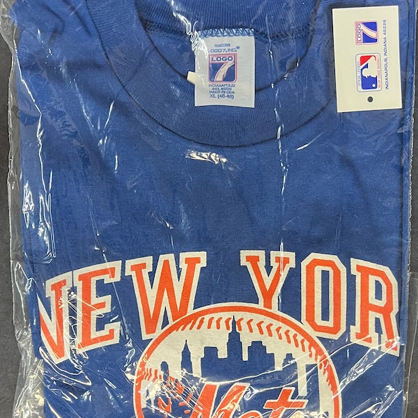 NY Mets 1980's Authentic  Brand New, 3 sizes to choose from Vintage T-Shirt, Birthday gift or best Christmas.