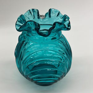 Vintage Fenton Glass Vase – Late 1980s, Perfect for Flowers or as a Standalone Home Accent, Brand New