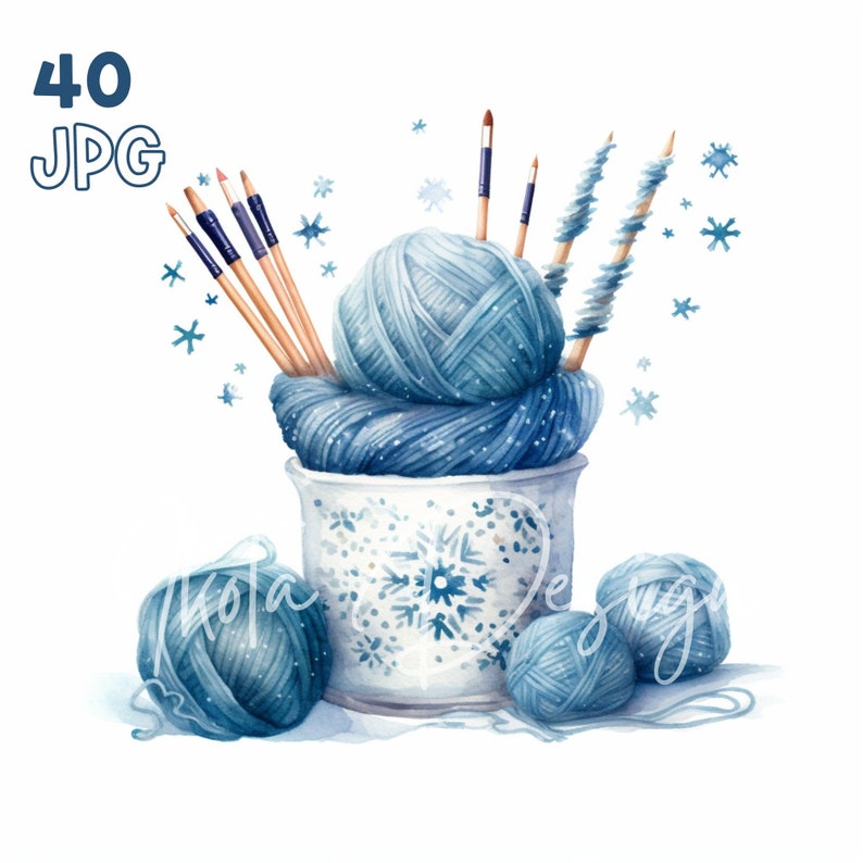 Puede incluir: Un tarro de cer&aacute;mica blanca con un patr&oacute;n de copo de nieve azul lleno de hilo azul y agujas de tejer de madera. Hay tres ovillos de hilo azul sobre la mesa.
