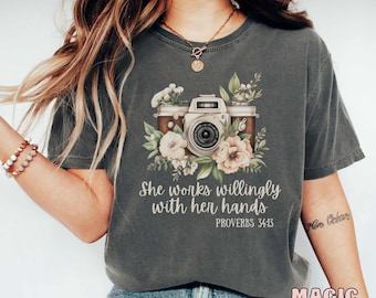 Comfort Colors® Photographer Shirt Boho Photography Shirt Photographer Gift Photographer Logo Camera shirt Studio Gifts Camera lover Wedding