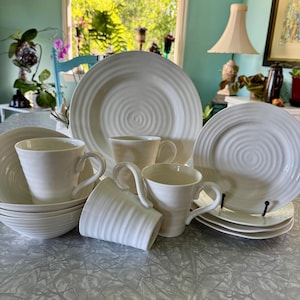 16 piece estate set Portmeirion Sophie Conran White 4 dinner, 4 salad, 4 bowls, 4 mugs