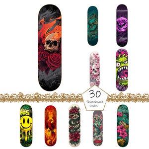 Puede incluir: Una colección de diez tablas de skate con varios diseños. Las tablas presentan gráficos como una calavera con llamas y rosas, un dragón verde, una luna púrpura con murciélagos, una calavera con flores, un monstruo verde, una carita sonriente, un fénix, una serpiente con rosas, una mano zombi y flores tropicales.