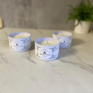 Mahogany & Teakwood Soy Candle: Woodsy Scent