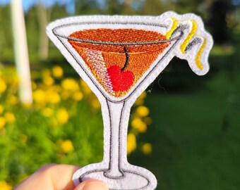 Toppa da cocktail ricamata con toppe estive di cioccolato e ciliegie da stirare