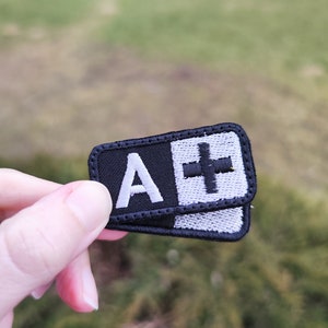 2 STKS Bloedgroeppatch A Pos Geborduurde Haak A+ Positieve Groepsbadge Militair Olijf Zilver Zwart Maat 2&quot; x 1&quot;