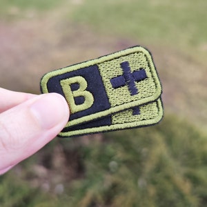 2 STKS Bloedgroeppatch B Pos Geborduurde Haak B+ Negatieve Groepsbadge Militair Olijf Zilver Zwart Maat 2 &quot;x 1&quot;