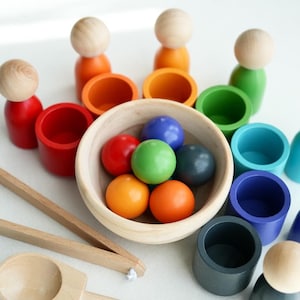 Wooden Rainbow Ball and Cup Set, Montessori Color Sorting Toy, Fine Motor Activity for Toddlers, Matching Peg Dolls, Spoon and Tong Play Set