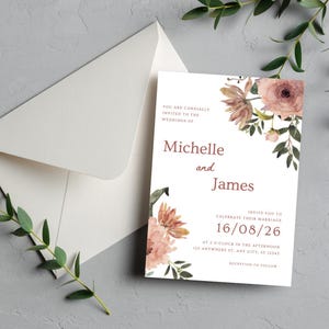 Boho Hochzeitseinladung Vorlage - Pampasgras & Terrakotta Blumenmuster - 5x7 bearbeitbares Canva PDF - Rustikale druckbare Hochzeitseinladung