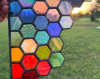 Rainbow Honeycomb Stained Glass Corner Panel – Geometric Hexagon Suncatcher, Modern Window Decor