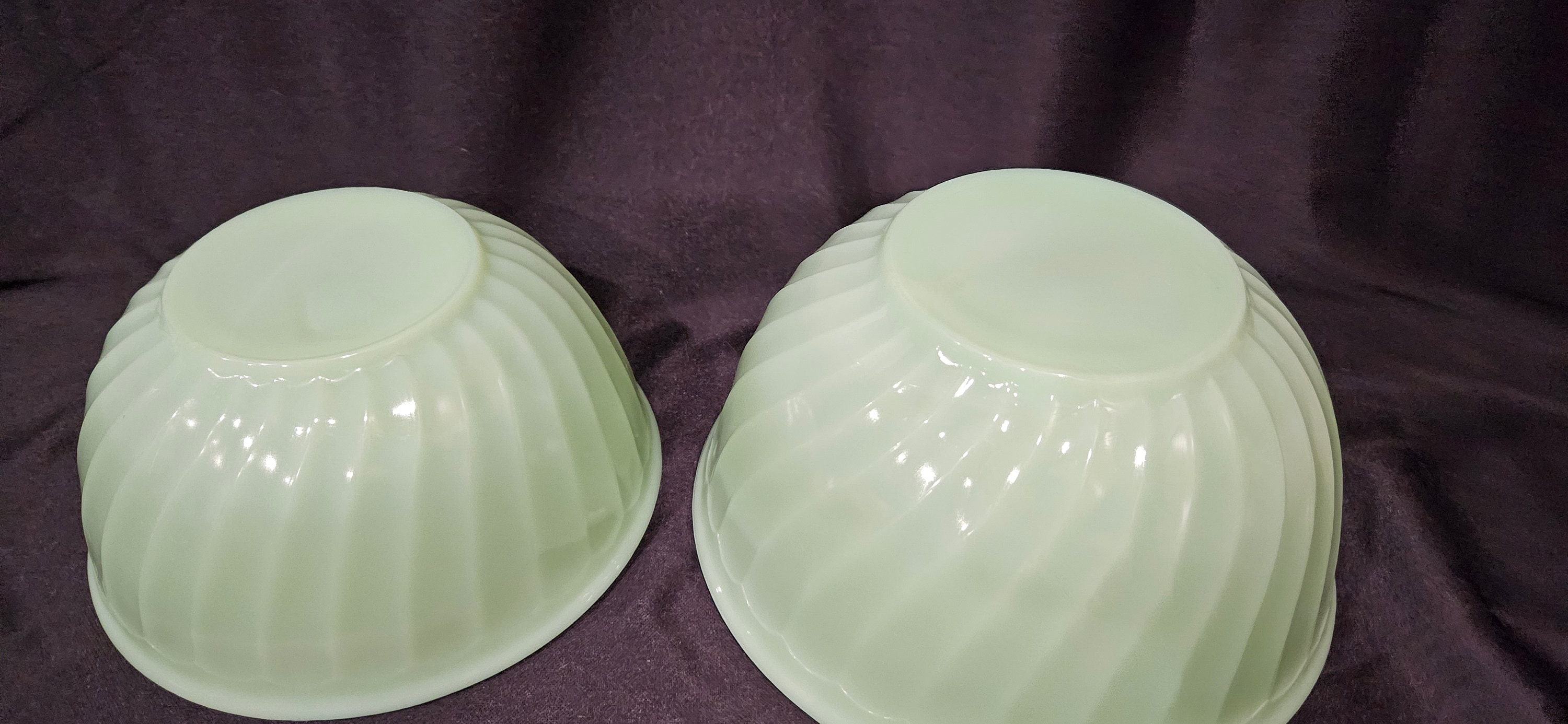 Set of 2 Jadeite Jadite Swirl Bowls Mixing Bowls Nesting 8 in and 7 In