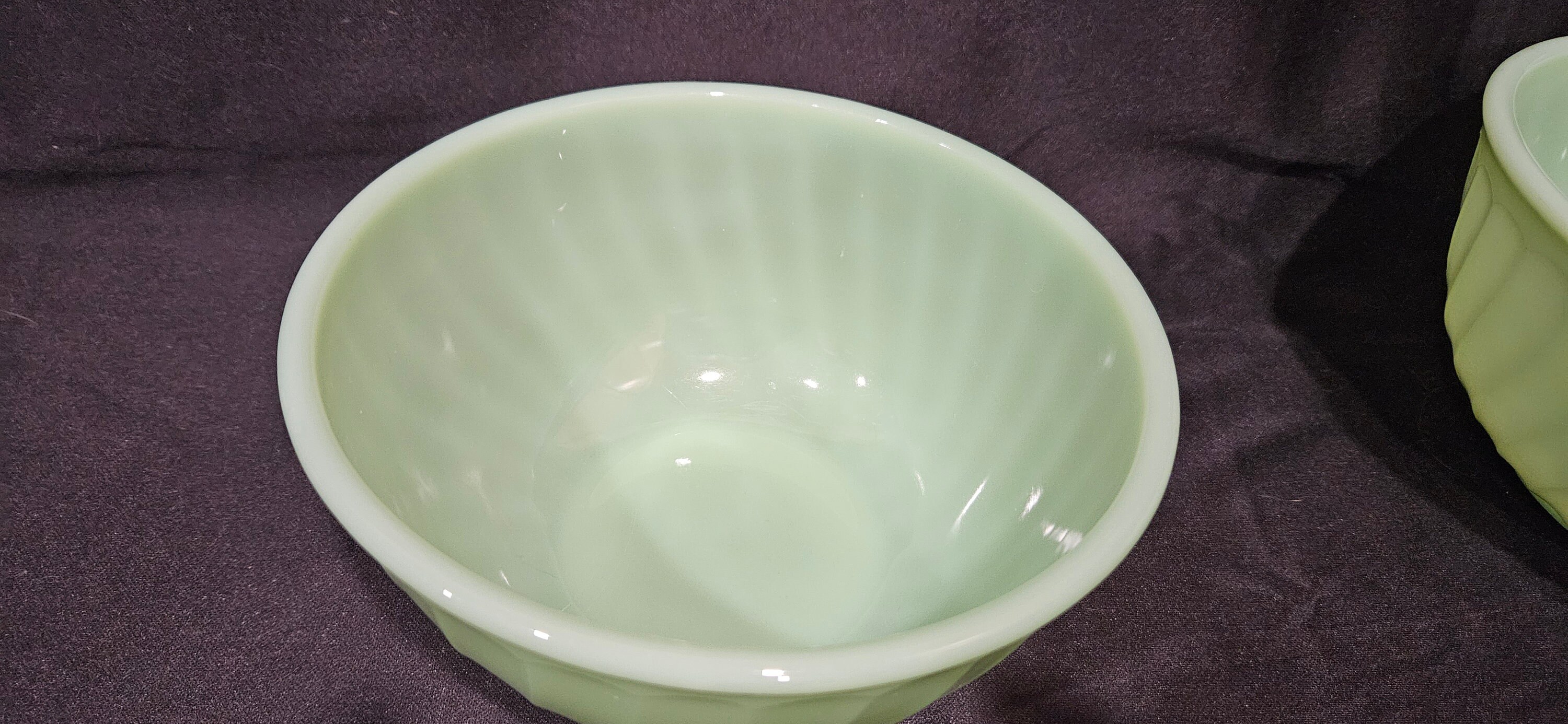 Set of 2 Jadeite Jadite Swirl Bowls Mixing Bowls Nesting 8 in and 7 In