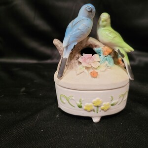 Lovebird jewelry shop