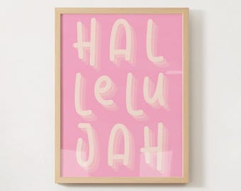 Può includere: Una stampa artistica incorniciata con la parola "HALLELUJAH" in lettere sovrapposte bianco sporco su uno sfondo rosa acceso. L'opera è racchiusa in una cornice di legno chiaro, adatta per l'arredamento murale.
