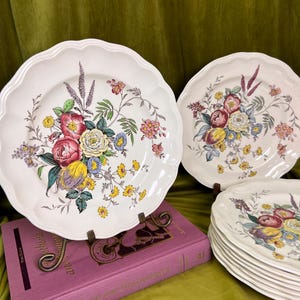 Vintage Spode Gainsborough Dinner Plates (Set of 9) - Floral English China