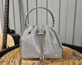 Borsa da sera argento stile Bon Bon con diamante argento Borsa da presa argento Pochette metallizzata Borsa con manico superiore Borsa a secchiello con tracolla a catena staccabile