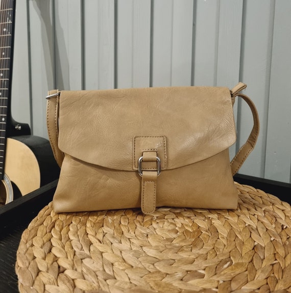 Lili Bag - Taupe Crossbody Leather Bag | Trapos e Bijuquices