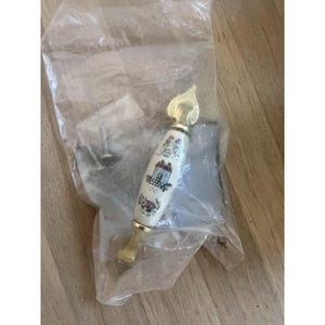 3 Tiradores de cajón para armarios VTG Heartland, de porcelana y latón, con escena de granja. Nuevos.