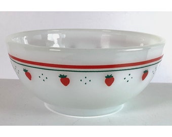 Vintage 5" Termocrisa Cereal Bowl Milk Glass Strawberry Design