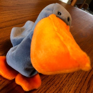 Scoop The Pelican Beanie Baby 1996