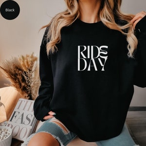 Snowboarder gift for her, snowboarding gifts, snowboarder sweatshirt, gift for snowboarder, snowboard gifts, snowboard mom gifts