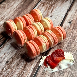Strawberry Cheesecake Bliss: 12 Indulgent Macarons in a Box