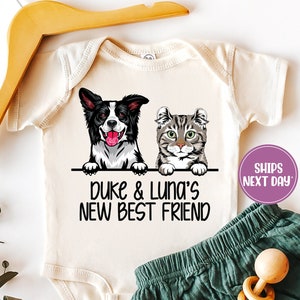 Baby-Dusche-Geschenk, neuer bester Freund Hund Onesie®, geschützt durch Haustiere Onesie®, Neugeborenen Baby Geschenk, personalisierter Baby Onesie®, kundenspezifischer Hundebody®