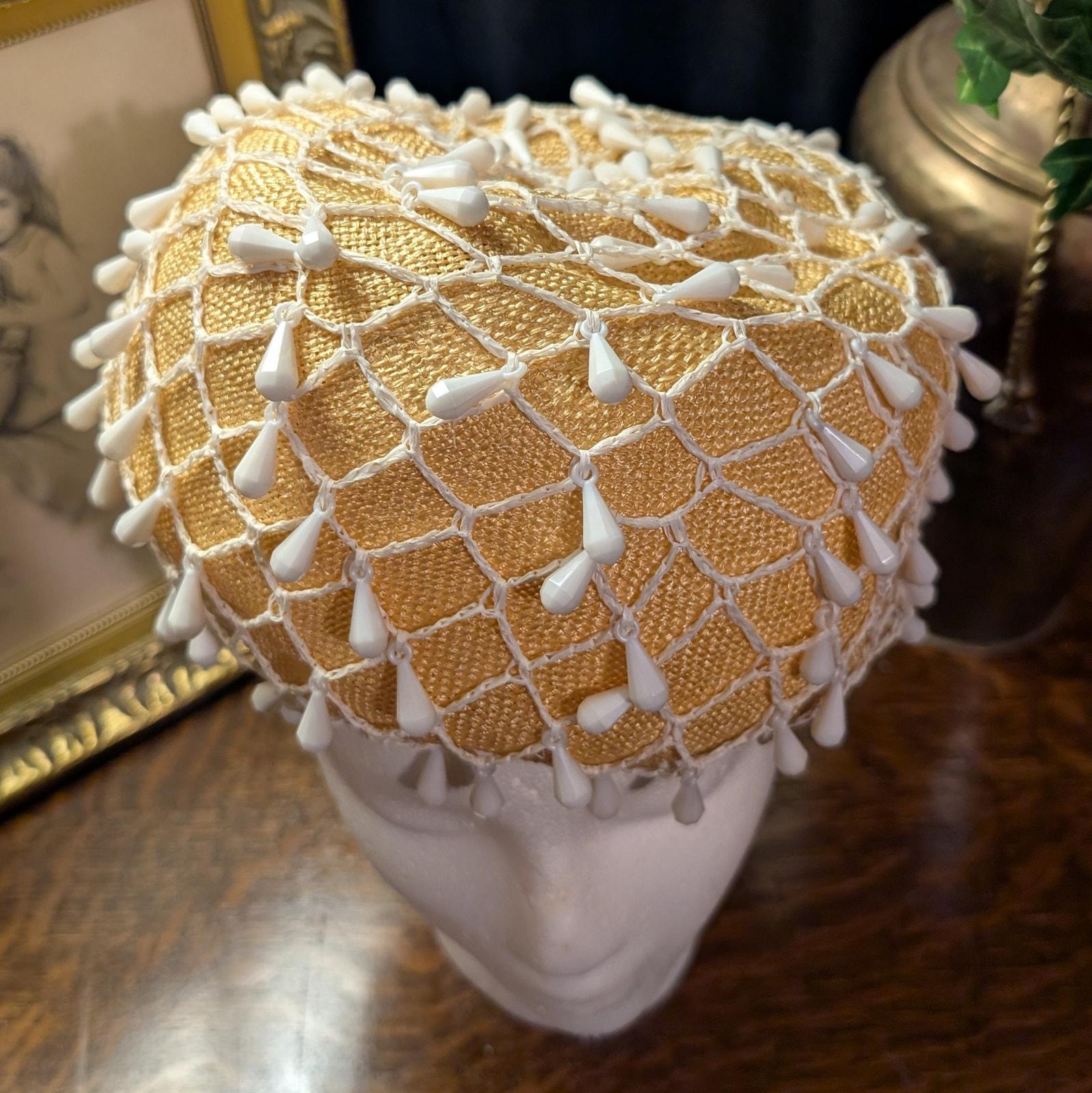 Vintage 1960s MCM Beaded Light Beige Woven Straw Puffy  display picture 3