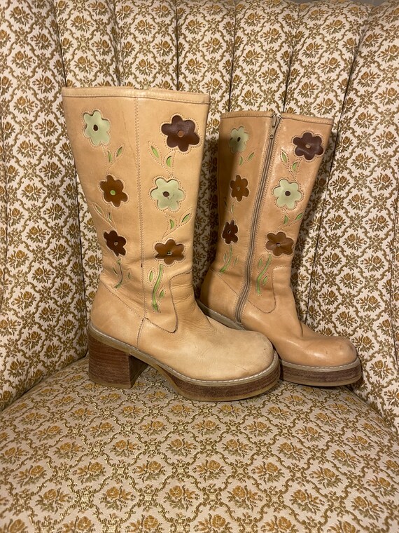 Vintage Candies 90's Platform Suede Sandals Size 9 Gem