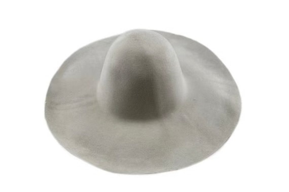 Silver belly  70% rabbit / wool felt capeline.  western weight 220 grams,  12 cm brim. BULK  orders can be arranged.  please contact us dire
