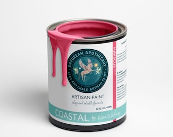 Puede incluir: Un bote de pintura rosa con una etiqueta blanca que dice "Daydream Apothecary" y "Hibiscus". La etiqueta también dice "Artisan Paint, fórmula de arcilla y tiza, 16 fl. oz./473ml, Coastal by Worn to Whiny".