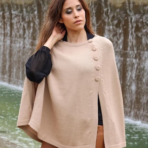 Knitted Cape in Baby Alpaca / Peruvian Alpaca Ponchos / Peruvian Fashion Apparel / High Quality Peruvian Clothing