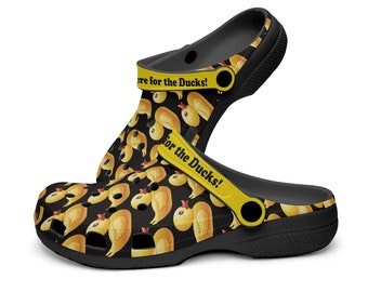 I'm just here for the ducks Clogs - Black