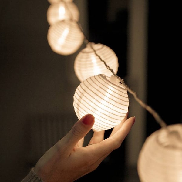 Indoor/Outdoor LED Lantern String Lights, Waterproof Solar Powered Round Ball Paper Lantern Fairy Lights
